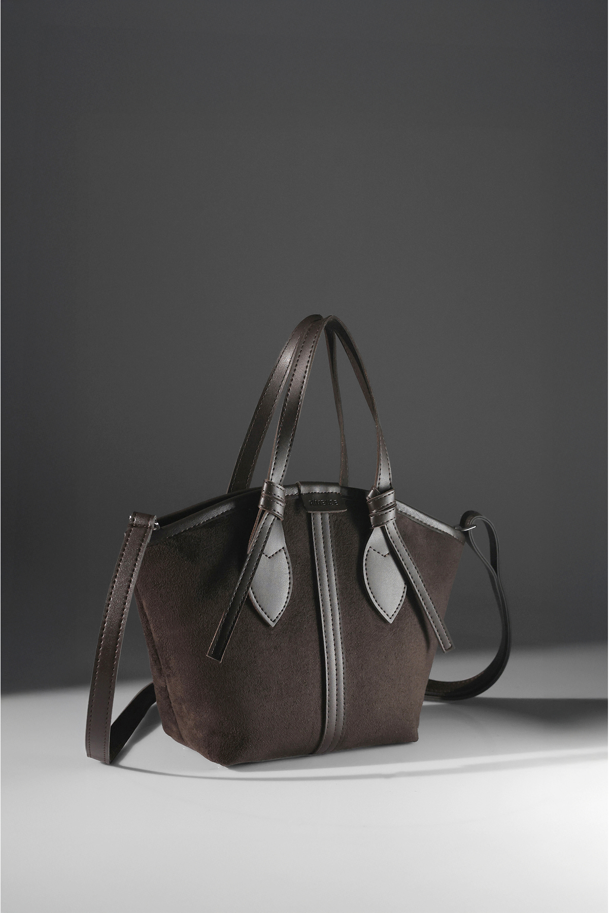 Rimense Kadın Acı Kahverengi Süet Acı Kahverengi Suni Deri Fermuarlı Astarlı El ve Omuz Çantası - Fiyatı, Yorumları